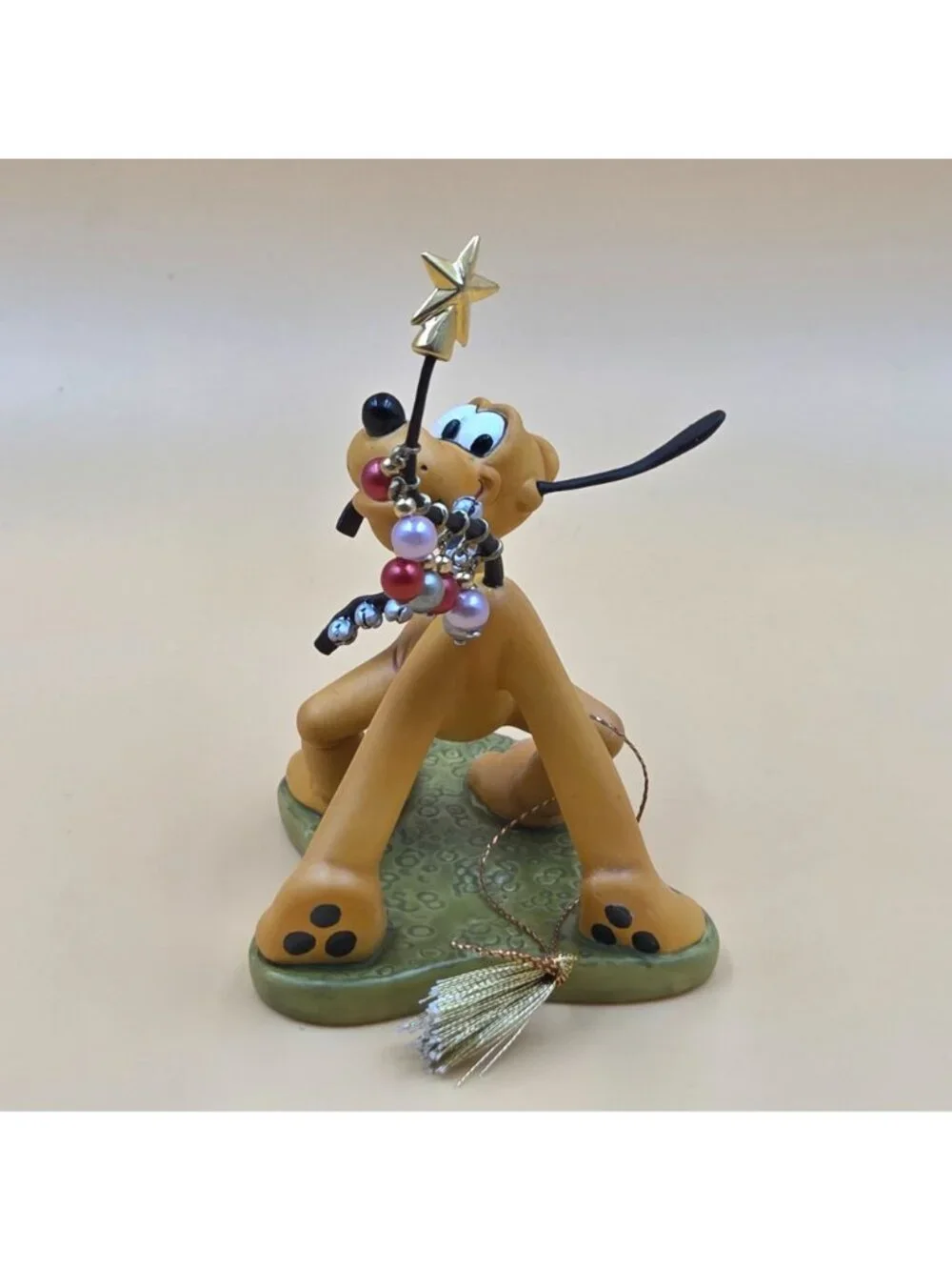 WDCC Pluto's Christmas Tree Pluto Helps Decorate Disney Annual Ornament
